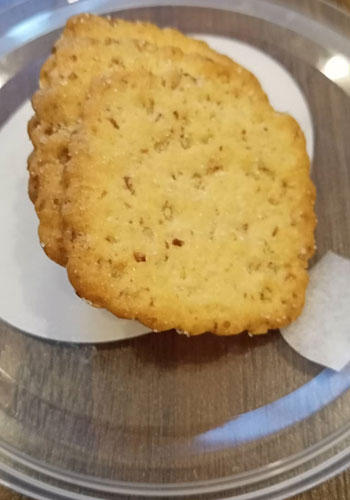 gosumi sesame cracker pieces